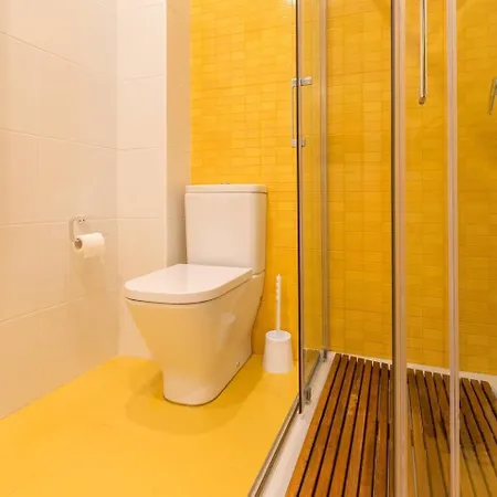 Uhc Carlos V Apartment
